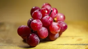 Red Grapes Eating Benefits